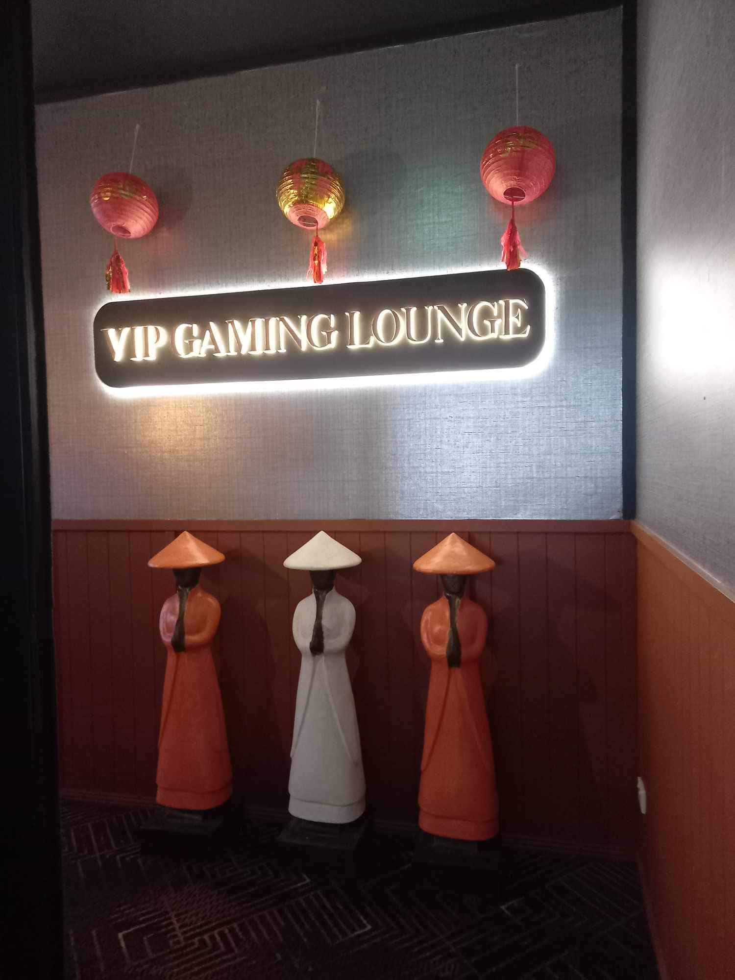 GAMING LOUNGE